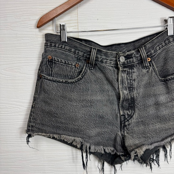 Levi’s 501 Button Fly Cut Off gray Black Aged Grunge Jean Denim Shorts W 30 - Picture 2 of 7